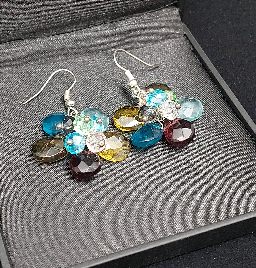 Ohrringe mit Blumenanhänger Multicolor