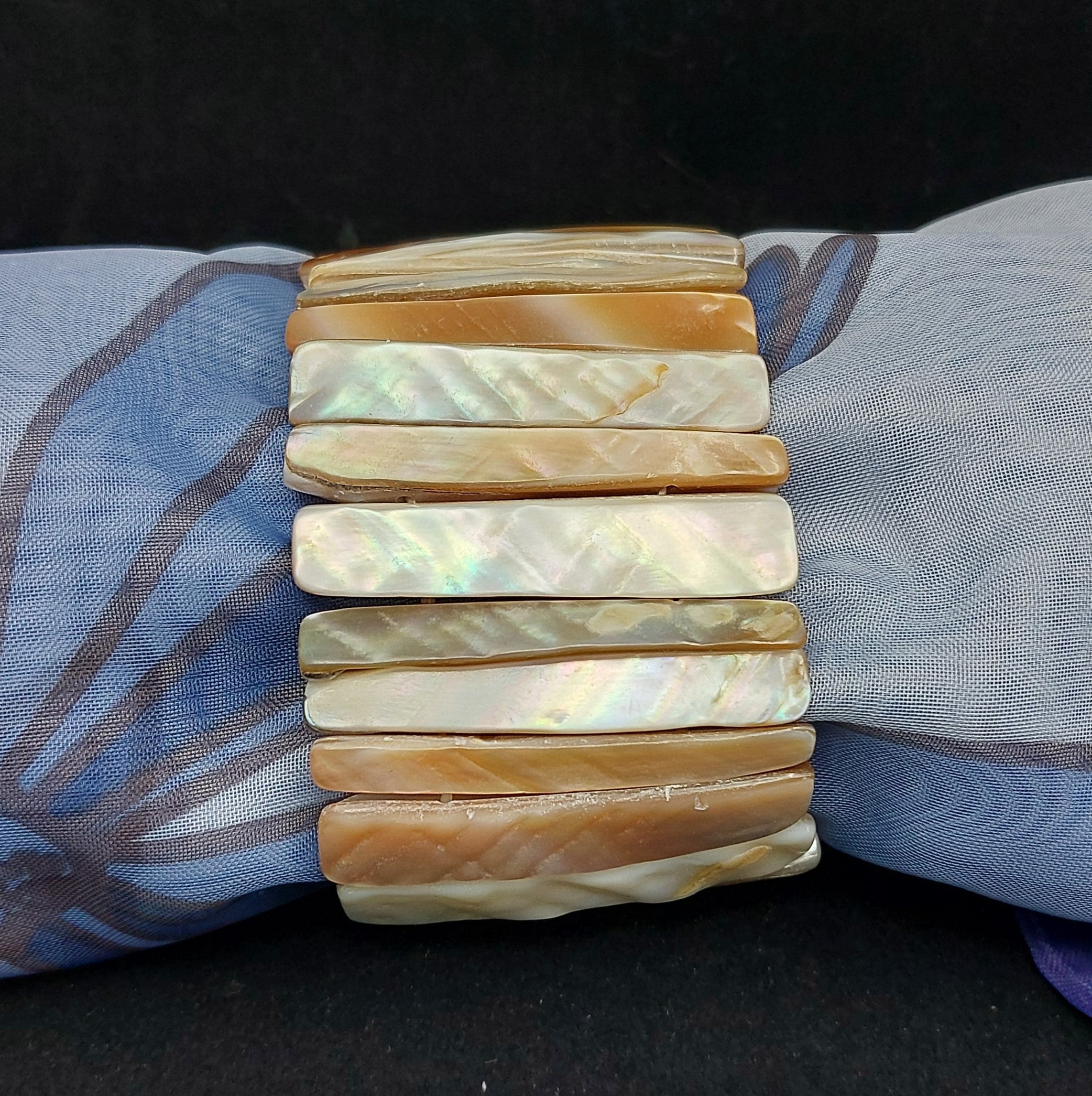 Armband aus Muscheln Beige