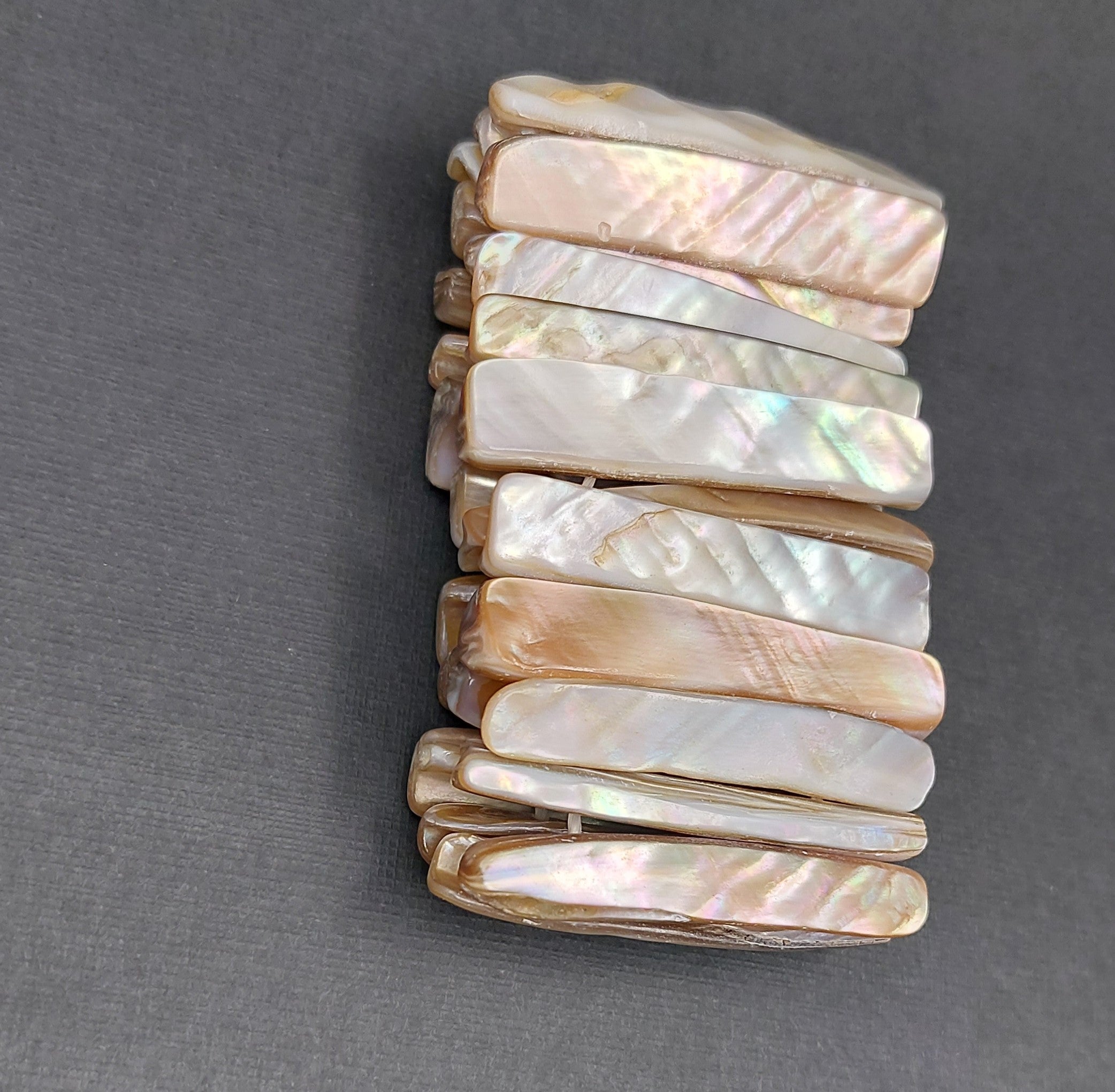 Armband aus Muscheln Beige