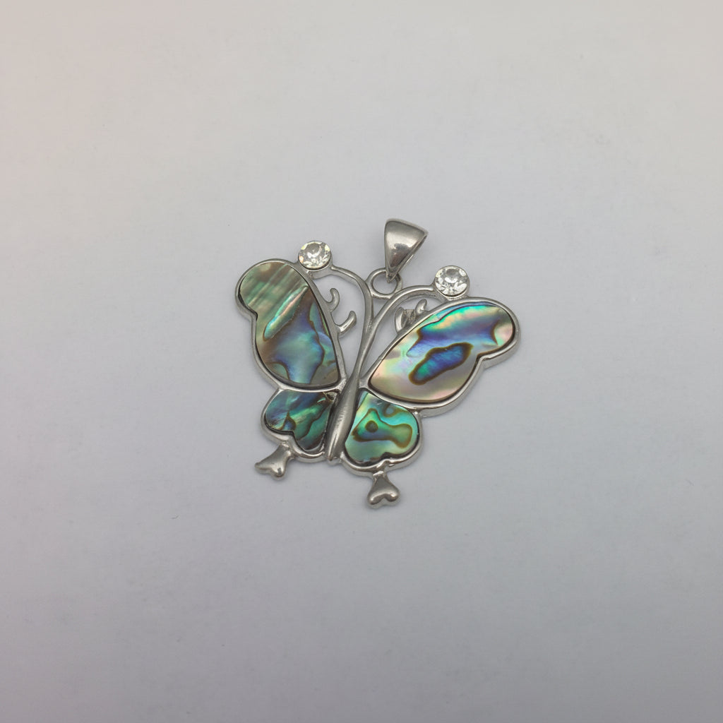 Halskette mit Schmetterling Anhänger