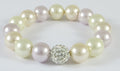 Armband mit Perlen